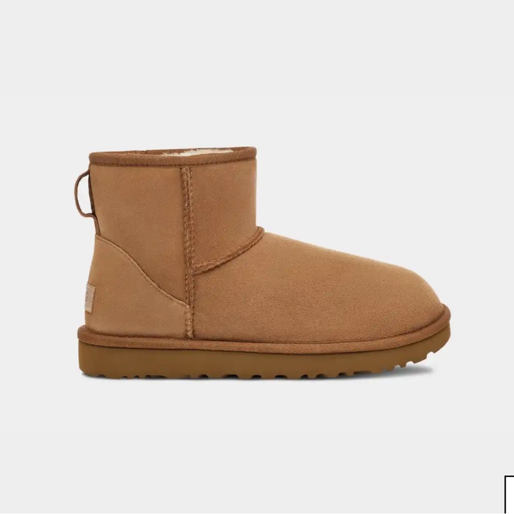 UGG Classic Mini II Boot in Chestnut